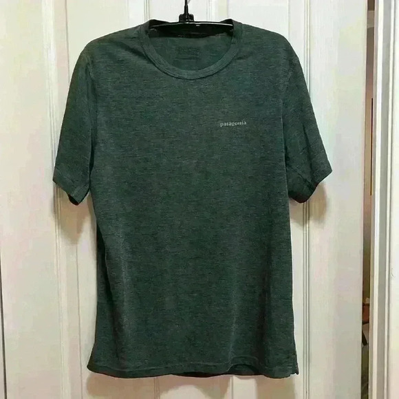 Patagonia Women’s T-Shirt Top Short Sleeve Sz M Green Crew Neck Performance - Picture 1 of 9